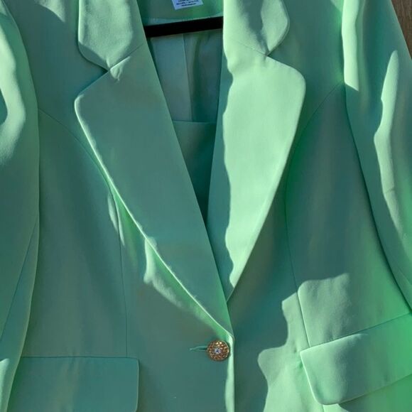 🔥 Take 50% OFF- Signature Collection Women's 2pc Skirt Suits, Size-12P - Picture 9 of 15